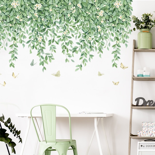 En uppsättning väggdekaler gröna blad blommor fjärilar väggdekaler