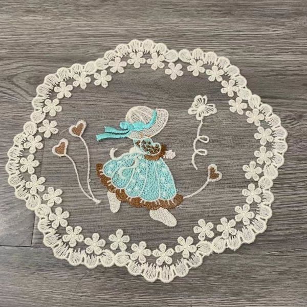 2 st broderade spetsdukar i retrostil, fransk stil