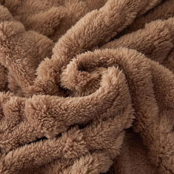 Koselig pledd 150 x 200 cm - Myk og fluffy - I mykhet - For seng og sofa, Brun