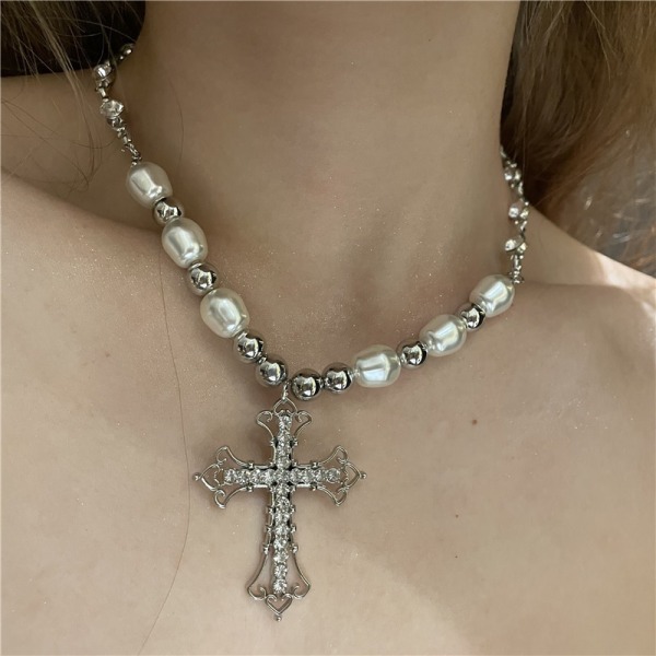 Vintage Celtic Rhinestone Cross långa hänge halsband Pearl Beaded Necklace Silv