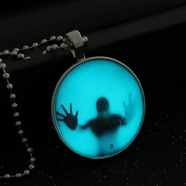 Halloweenin Creepy Specter Noctilucence -kaulakoru, hohtava riipus