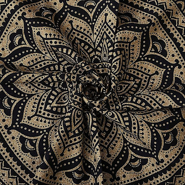 Kultainen Mandala-seinävaate makuuhuoneen estetiikkaan - Indie-seinävaate Hip