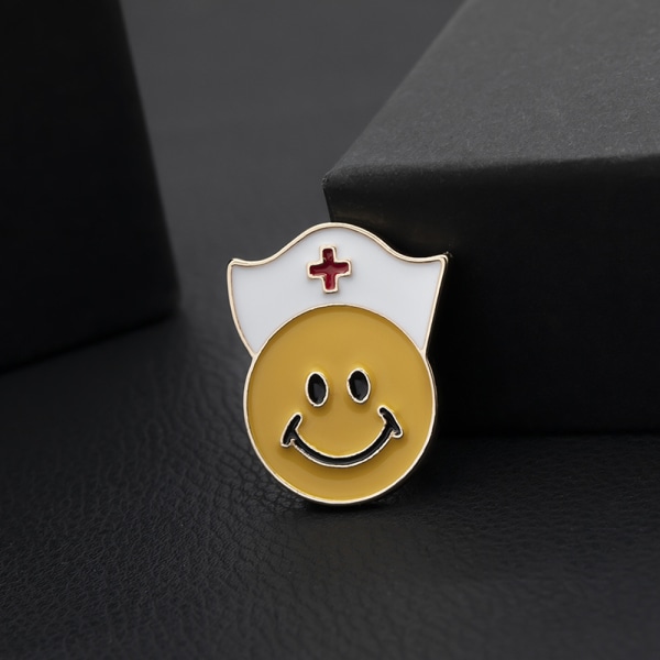 Medicinsk smykke sød emalje broche pin sygeplejerske læge eksamen medicinstuderende C