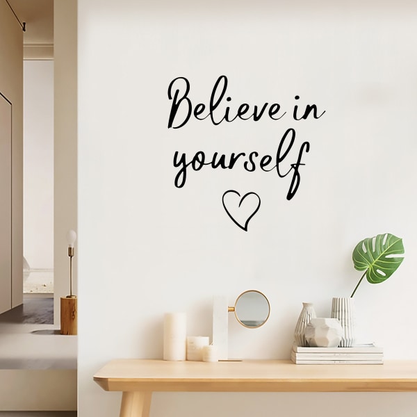 En uppsättning väggdekaler med texten 'Believe In Yourself'