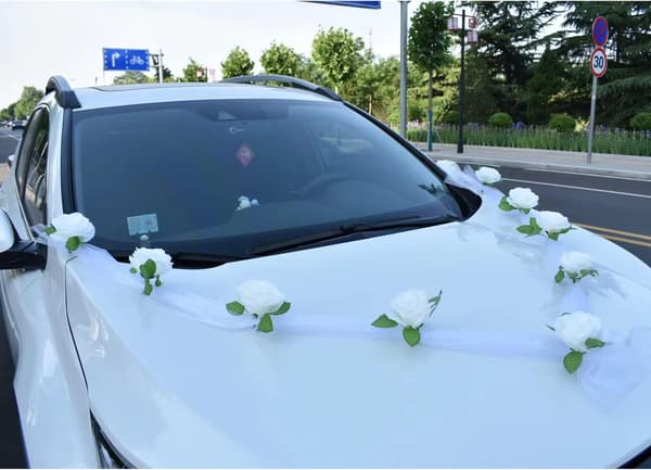 Hvit bryllupsbildekorasjonssett, bryllupsgirlander, bildekorasjon, blomsterbil