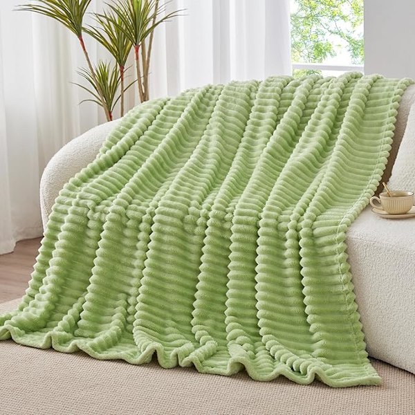 70*100cm Grön Pläd för Soffa - Mjuk & Mysig Fluffig Fleecepläd, Dekorativ och Presentvänlig Randig Pläd för Kvinnor, Män
