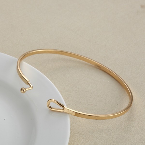 Dainty Gold Bar armbånd til kvinder Simple Delicate Thin Cuff Bang