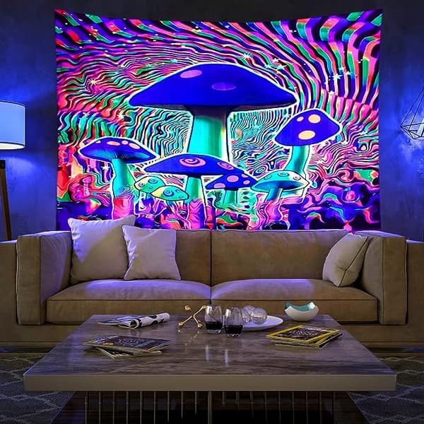 Trippy gobelin med sortlysende svampe til soveværelsesæstetik, Tri
