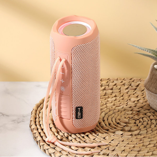 Kannettava Bluetooth-kaiutin, IPX7-vedenpitävä langaton kaiutin 24 W:n stereolla