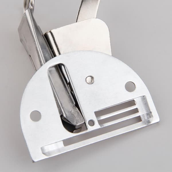 Retvinklet skærestyringsplade til overlocker 30 mm A10
