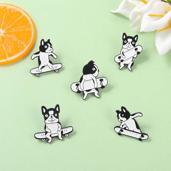 Söta emalj-pins för ryggsäckar, anime-tecknade pins för jacka, pins-set för kläder