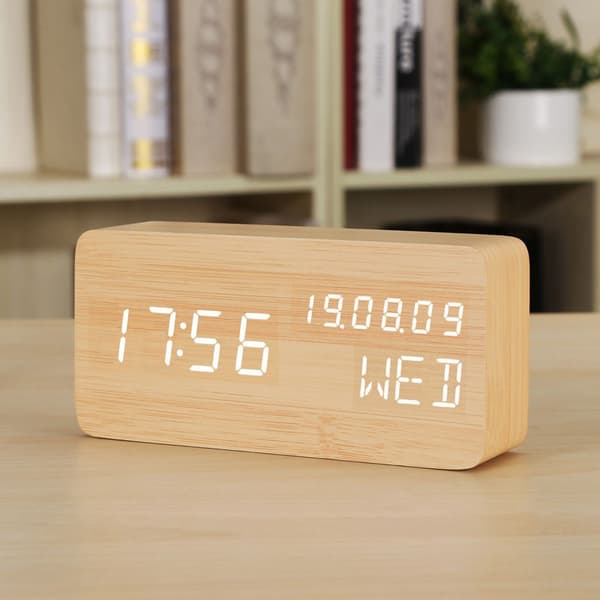 Falsk trä LED väckarklocka, ljudaktiverad digital klocka