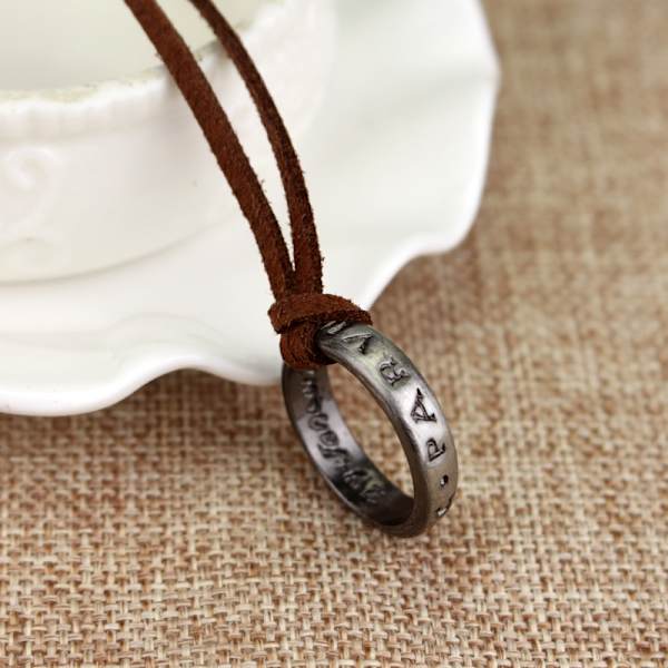 Icke-mainstream legering ringhänge halsband ring halsband
