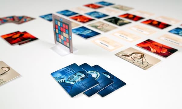 Codenames-lautapeli, Game Edition, 25*18*6cm