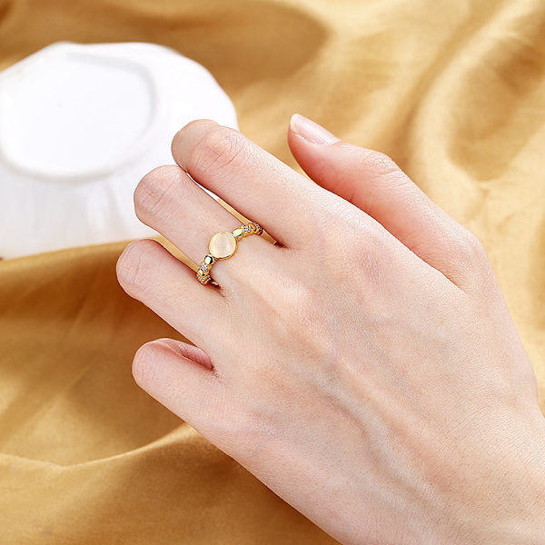 Guld Solitaire Opal Ring Dainty Opal Födelsedag Justerbar Öppen R