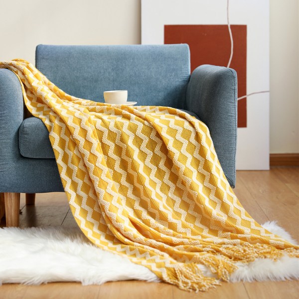 Akryl stickad filt, dekorativ stickad filt lätt och mjuk, med tofsar, lämplig för resor, soffa, säng, soffa, 51x67 tum, senapsgul våg