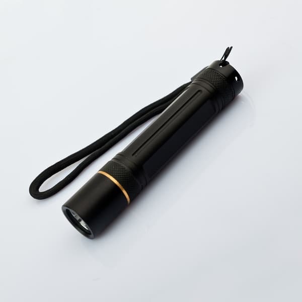 Oppladbar LED-lommelykt, 4 lysmoduser og zoombar for barn