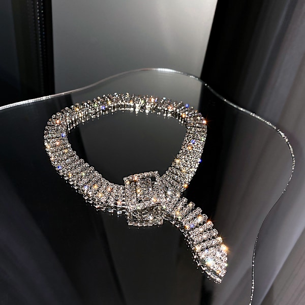 Rhinestone Choker -kaulakoru, hopeinen timanttitähtikaulakoru, 4-rivinen kristalliriipuskoru naisille ja tytöille