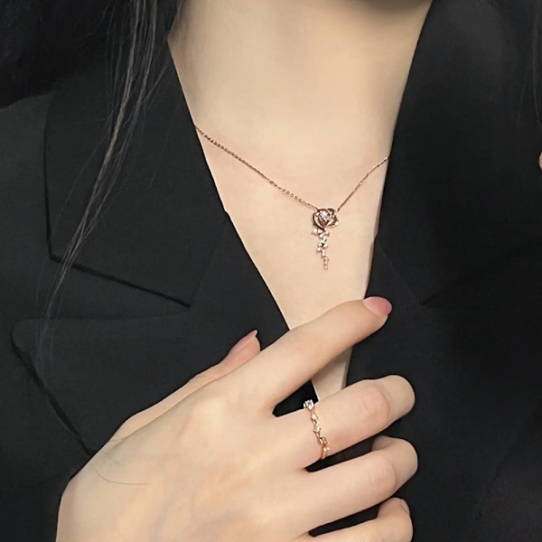Ros Hänge  Halsband