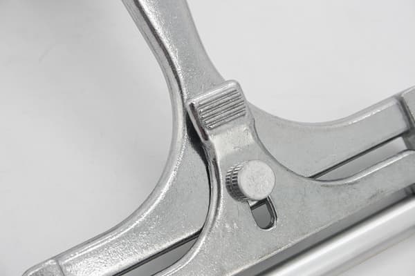 Osteskive med wire, justerbar tykkelse osteskutter