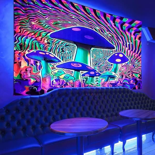 Trippy gobelin med sortlysende svampe til soveværelsesæstetik, Tri