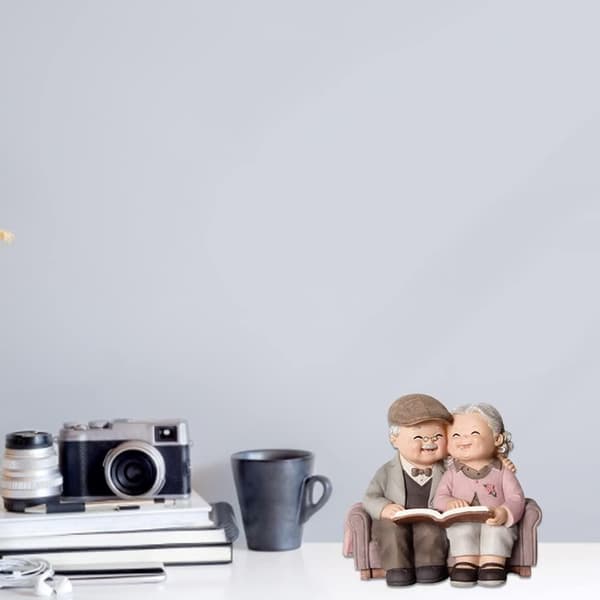 Elskende Seniorpar-statue, besteforeldre foreldre foreldre jubileum