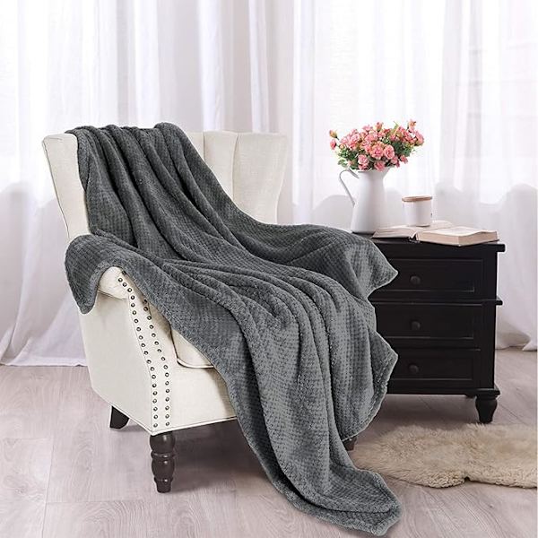 100*150cm Pläd, Supersoft och Varm Pläd för Soffa och Säng, Våffelmönster, Mysig, Lätt och Fluffig (Grå)