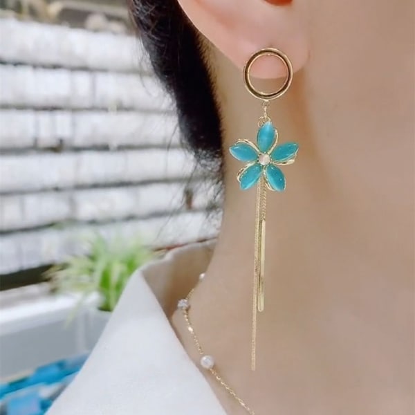 Design sense opal kronblad asymmetriska örhängen temperament ljus lyx blomma
