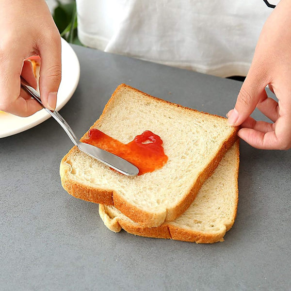 Sett med 4 smørekniver i rustfritt stål C