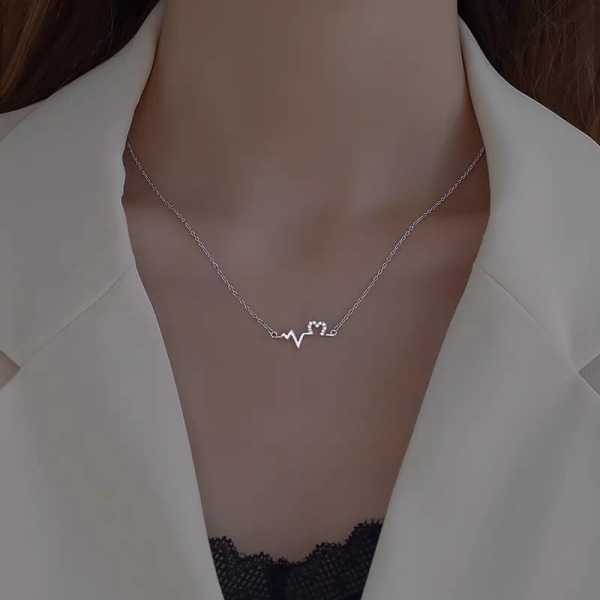 Nydesignad Hjärtformad Hänge Halsband Silverfärgad Chai