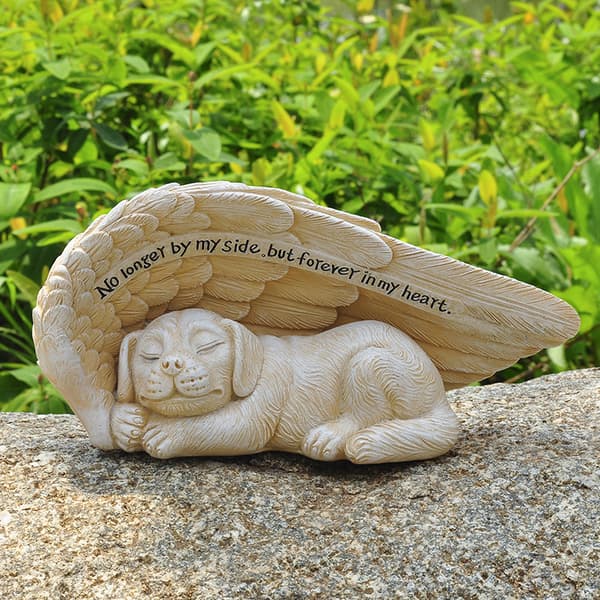 Engel kæledyrsstatue, sød sovende hund i englevingeharpikshave