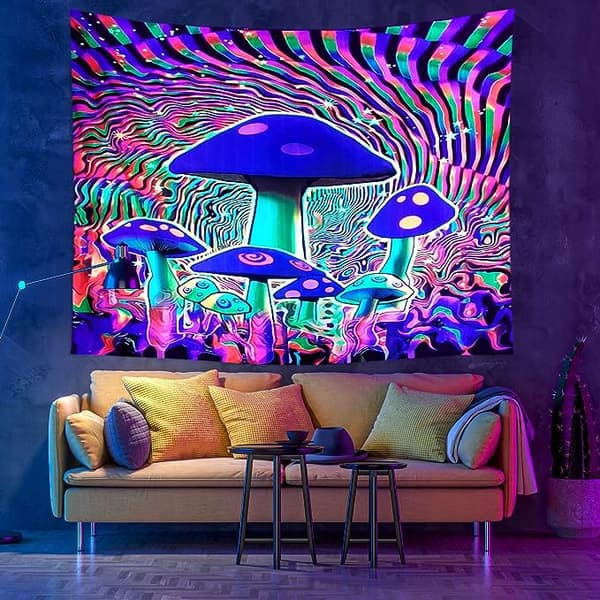 Trippy gobelin med sortlysende svampe til soveværelsesæstetik, Tri