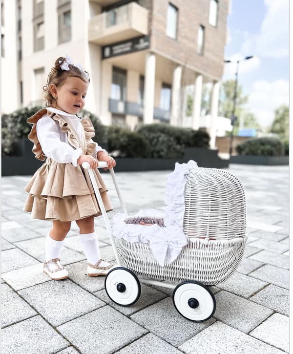 Wicker Doll Pram, Wicker Children's Buggy, Handmade & robust med träram - Bellafurn