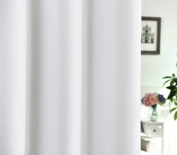 Mörkläggningsgardin av polyester med öljetter | Gråvit | 135x225 cm