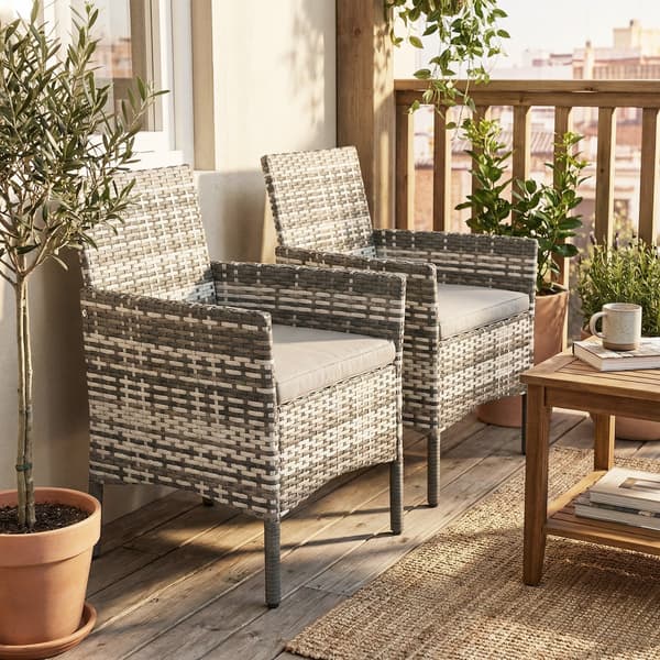 Set med 2 trädgårdsstolar i polyrattan - Grå | Färg: Grå | Mått: 58x62x87 cm