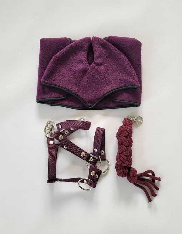 Justerbar grimma, hästhall, optimal passform - Plum - Hobbyard A3