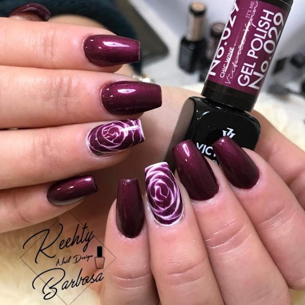 Victoria Vynn - Gel Polish - 029 Chic Wine - Gellack Plommon