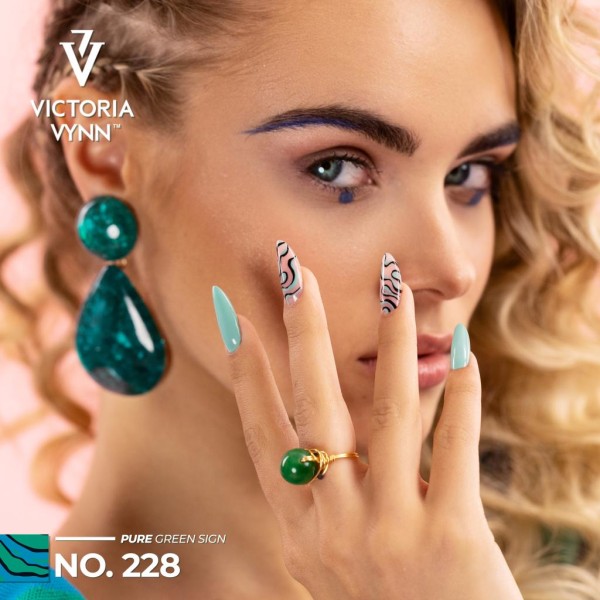 Victoria Vynn - Pure Creamy - 228 Green Sign - Geelilakka Green