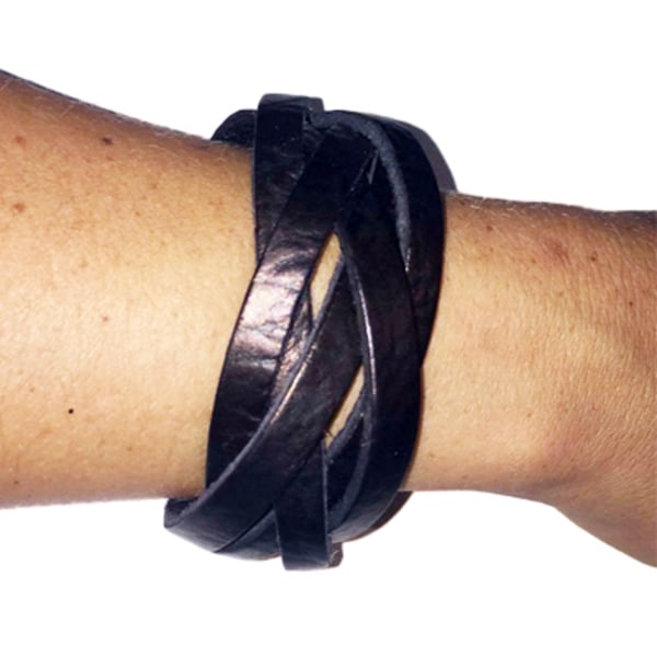 Svart flätat läderarmband