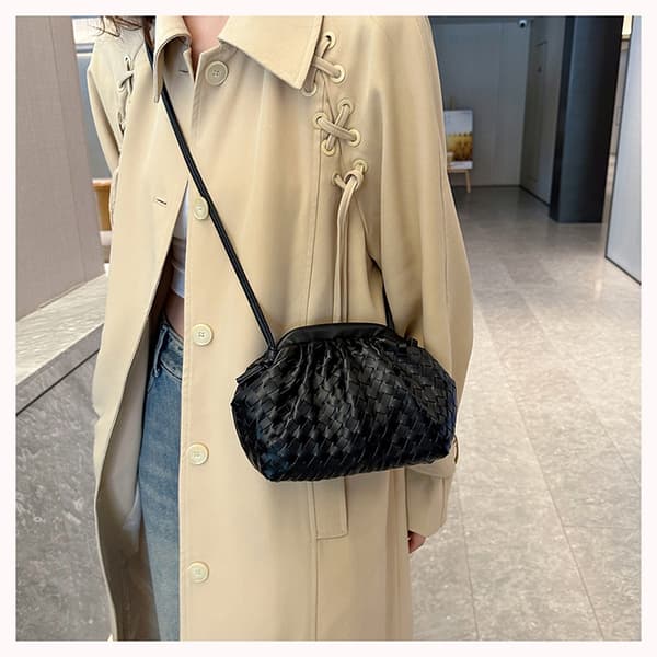 Pu vævet taske Satchel Cloud Mini læder clutch sort