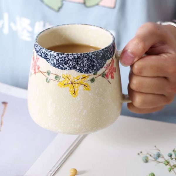 Mug i keramik med lock och sked, kaffekopp med lock,