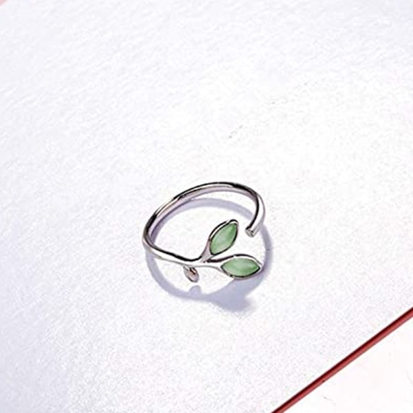 Enkel grøn bladring, frisk mode og kreativ ring