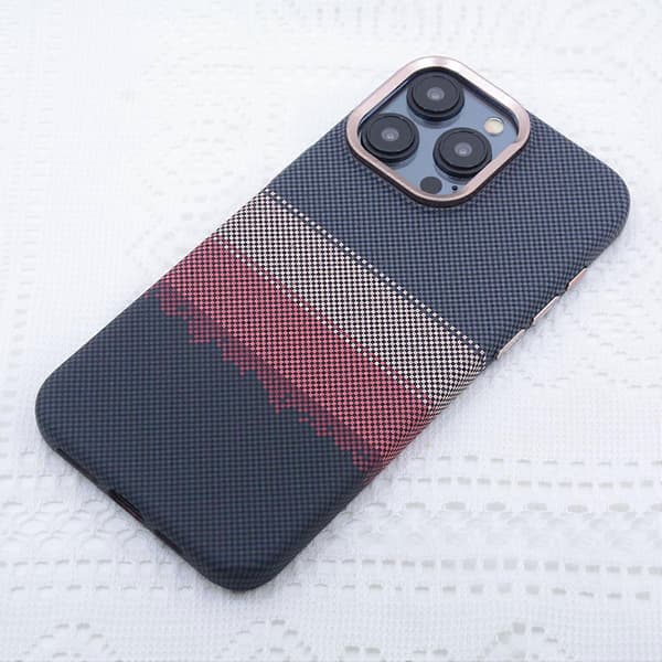 För iPhone 15 Pro-fodral kompatibelt med MagSafe kolfibertextur vattenöverföring PC-telefonfodral