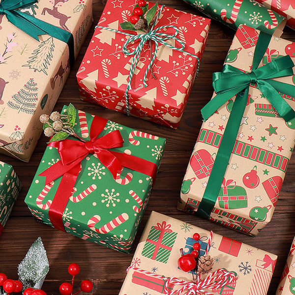 12 ark julklappspapper, vikt papper, fullt av färgglada julelement för familjer, vänner, barn