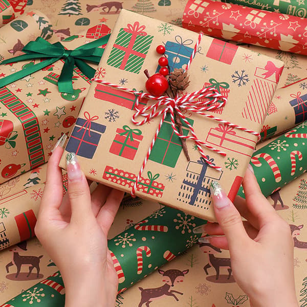 12 ark julklappspapper, vikt papper, fullt av färgglada julelement för familjer, vänner, barn