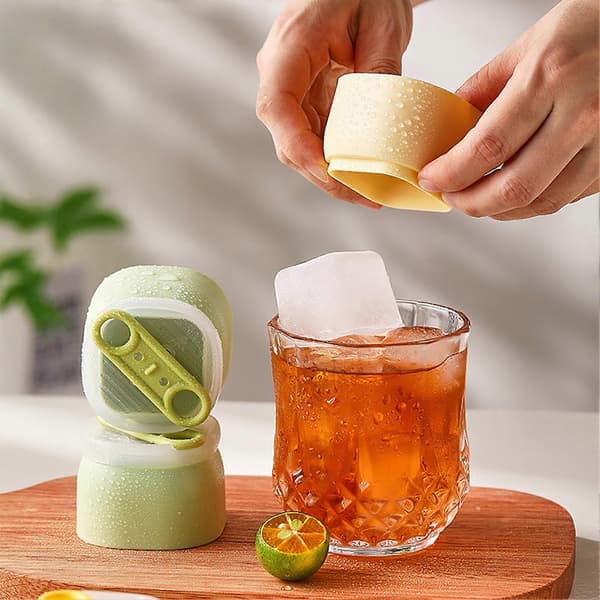 3 stk. isbitform med flere rom i silikonbrett med lokk for juice, kaffe, vann, isbiter og A