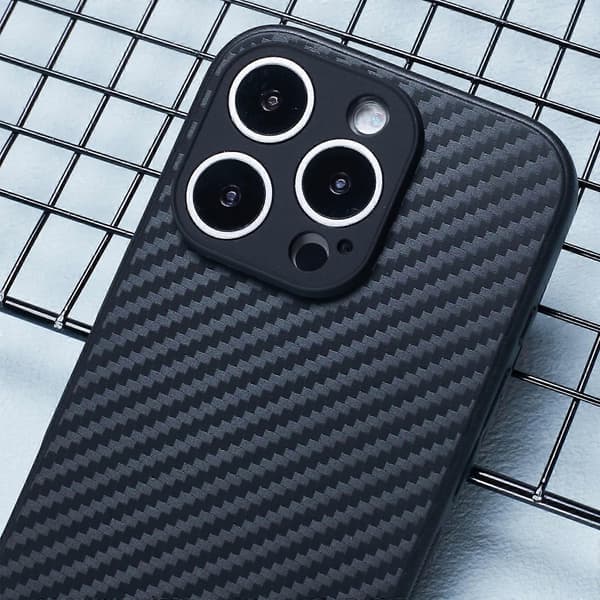 För iPhone 16 Pro Skal Flexibelt TPU Kolfiber Textur Stötsäkert Telefonfodral