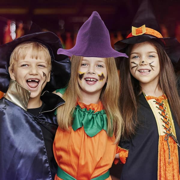 Heksehat lilla til at bære til Halloweenfest udendørs dekoration A