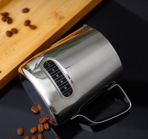 Mælkeskummerkander med integreret termometer, Latte Art Kande Rustfrit Stål Flødekande Temperatur Espresso Dampkander 20 Oz (600 Ml)