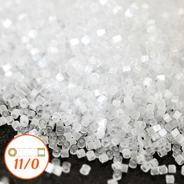 Miyuki Delica 11/0, white opal silk glazed, 5g vit